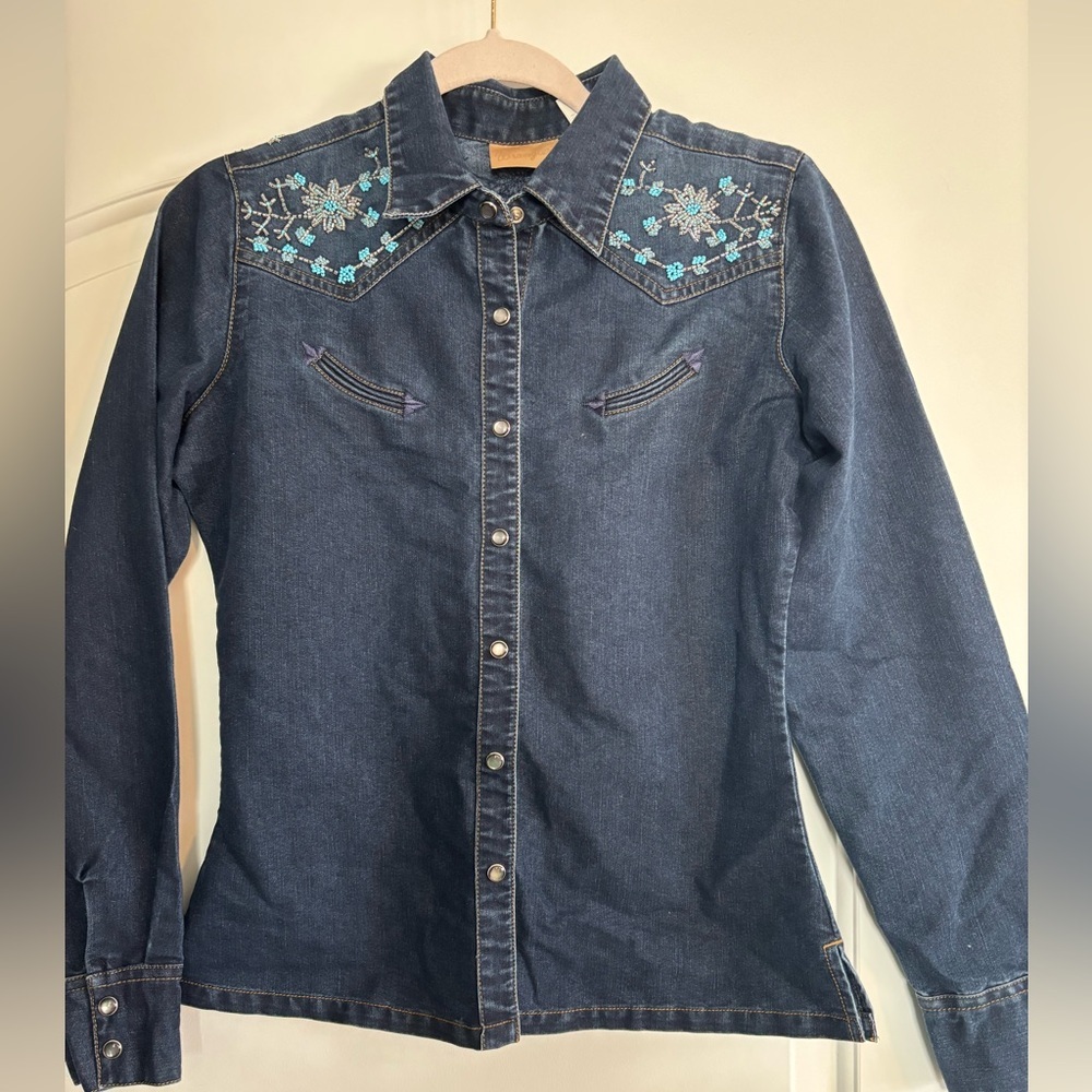Wrangler women’s retro cowgirl Blue Denim western pearl snap denim shirt top